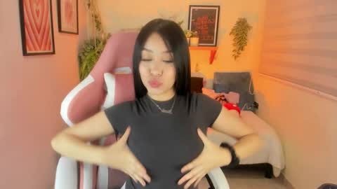 Snapshot of starlie_ chatting on 11.22.25 Alisson online show from 11.22.25