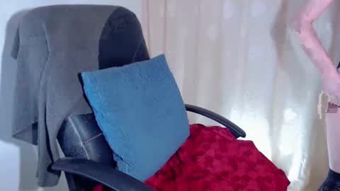 Snapshot of starlightheaven chatting on 10.07.25 Angela online show from 10.07.25