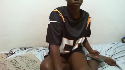 Snapshot of starry_sweetie chatting on 09.17.25 sweetgirl online show from 09.17.25