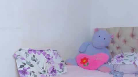 Snapshot of stassiebell chatting on 01.18.25 stassiebell online show from 01.18.25