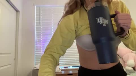 Snapshot of stassiethatsororitygirl chatting on 01.22.25 Stassiethatsororitygirl online show from 01.22.25