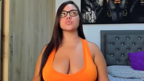 Snapshot of staywithme_x chatting on 09.29.25 Melany online show from 09.29.25