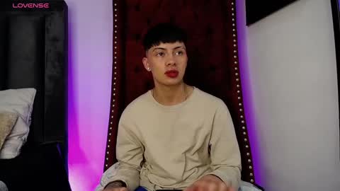 Snapshot of steev_novoa chatting on 12.07.24 Steev online show from 12.07.24