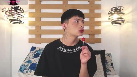 Snapshot of steev_novoa chatting on 02.05.25 Steev online show from 02.05.25