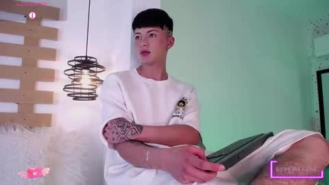 Snapshot of steev_novoa chatting on 03.11.25 Steev online show from 03.11.25