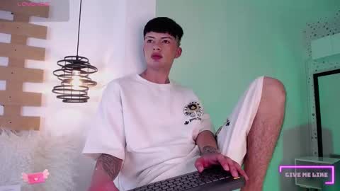 Snapshot of steev_novoa chatting on 03.11.25 Steev online show from 03.11.25