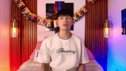 Snapshot of steev_novoa chatting on 10.24.25 Steev online show from 10.24.25