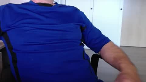 Snapshot of stefan2580 chatting on 12.17.24 Stefan online show from 12.17.24