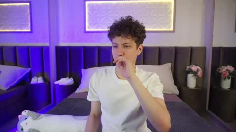 Esrefan online show from 04.22.26