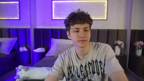 Esrefan online show from 04.23.26