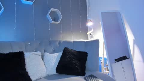 Snapshot of stefania_paz chatting on 03.04.25 Stefania online show from 03.04.25