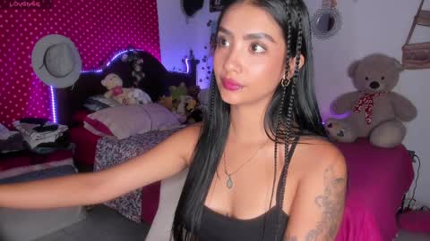 Im MiaIts my first day here  online show from 02.01.25