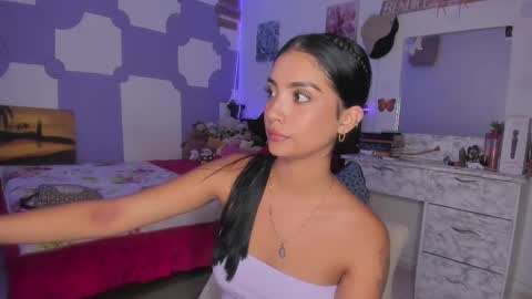 Im MiaIts my first day here  online show from 03.02.25