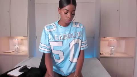 Snapshot of stefannyevans_ chatting on 06.16.26 stefannyevans_ online show from 06.16.26
