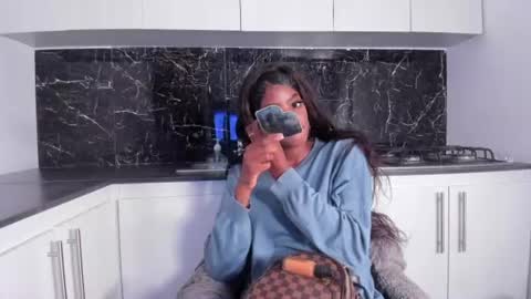 stefannyevans_ online show from 08.05.26
