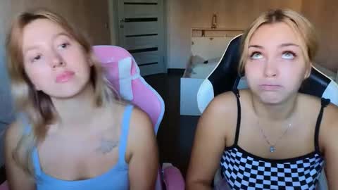 Snapshot of stefany_and_bettany chatting on 09.11.25 stefany_and_bettany online show from 09.11.25