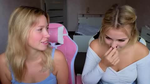 Snapshot of stefany_and_bettany chatting on 09.24.25 stefany_and_bettany online show from 09.24.25