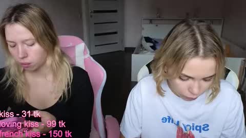 Snapshot of stefany_and_bettany chatting on 10.16.25 stefany_and_bettany online show from 10.16.25