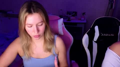 Snapshot of stefany_and_bettany chatting on 12.03.25 stefany_and_bettany online show from 12.03.25