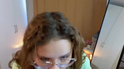 Snapshot of steffaniebrais chatting on 10.12.25 Steffani online show from 10.12.25