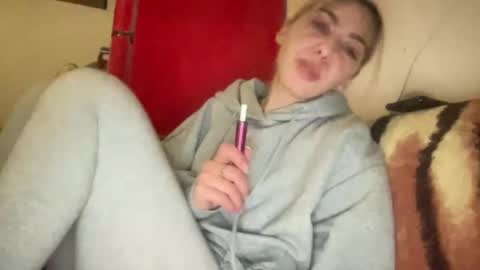 Snapshot of stefy_glow chatting on 02.25.25 stefy_glow online show from 02.25.25