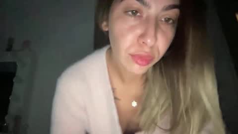 Snapshot of stefy_glow chatting on 10.12.25 stefy_glow online show from 10.12.25