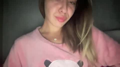 stefy_glow online show from 11.04.25