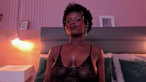 Snapshot of stela_ebony chatting on 11.08.25 STELA online show from 11.08.25