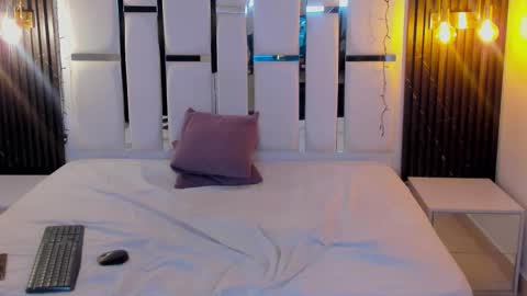 Snapshot of stela_ebony chatting on 12.22.25 STELA online show from 12.22.25