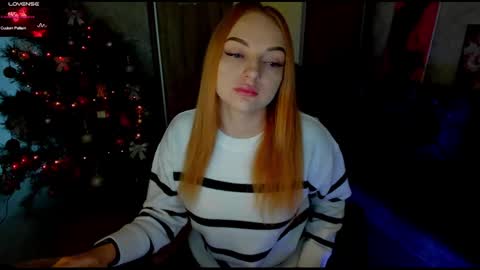 Snapshot of stella__cox chatting on 12.29.24 Stella Cox online show from 12.29.24