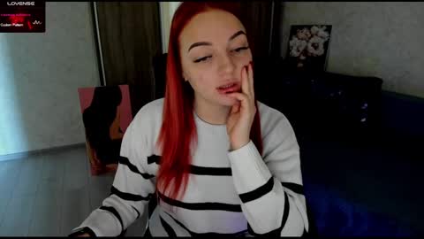 Snapshot of stella__cox chatting on 02.13.25 Stella Cox online show from 02.13.25