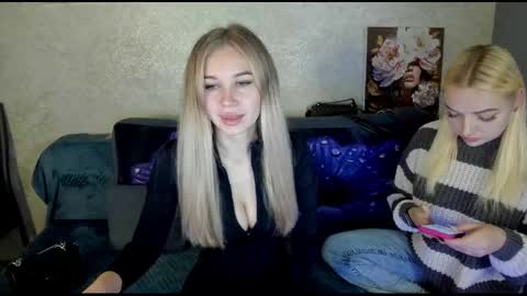Snapshot of stella__cox chatting on 11.20.25 Stella Cox online show from 11.20.25