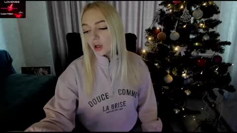 Snapshot of stella__cox chatting on 01.15.26 Stella Cox online show from 01.15.26