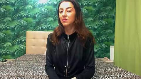 Snapshot of stella_john chatting on 01.18.25 Stella John online show from 01.18.25