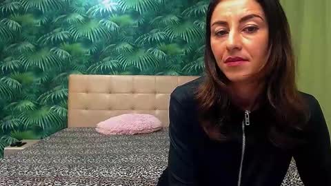 Snapshot of stella_john chatting on 01.19.25 Stella John online show from 01.19.25