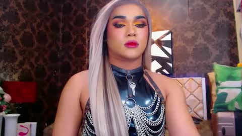 CALL ME STELLA online show from 01.04.25