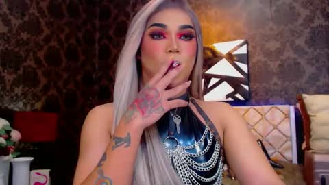 CALL ME STELLA online show from 01.17.25