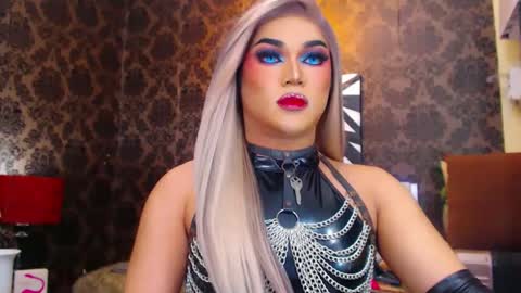 CALL ME STELLA online show from 02.12.25