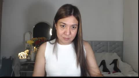 Snapshot of stellahugets chatting on 11.10.25 Stella online show from 11.10.25