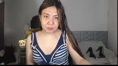 Snapshot of stellahugets chatting on 11.13.25 Stella online show from 11.13.25