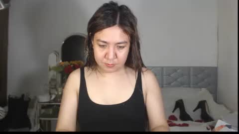 Snapshot of stellahugets chatting on 11.16.25 Stella online show from 11.16.25