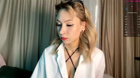 Snapshot of stellar_blade chatting on 06.17.26 Alexia online show from 06.17.26