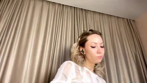 Snapshot of stellar_blade chatting on 06.25.26 Alexia online show from 06.25.26