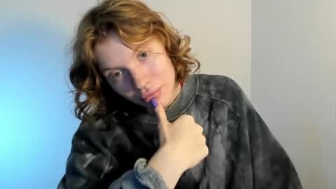 S T E L L A online show from 10.10.25