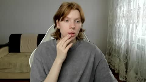 Snapshot of stellaswen chatting on 04.06.26 S T E L L A online show from 04.06.26