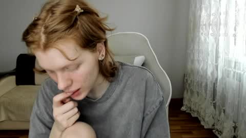 Snapshot of stellaswen chatting on 04.09.26 S T E L L A online show from 04.09.26