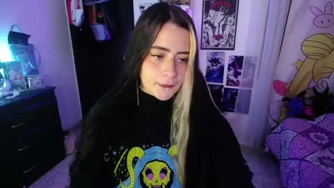 Snapshot of stephani_rousso chatting on 09.11.25 joha cosmo online show from 09.11.25