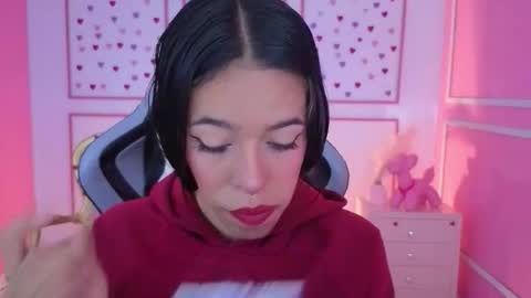 Stephania online show from 10.23.25