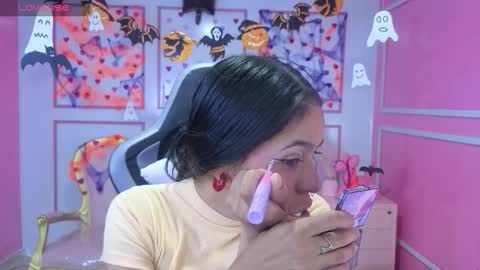 Stephania online show from 10.28.25