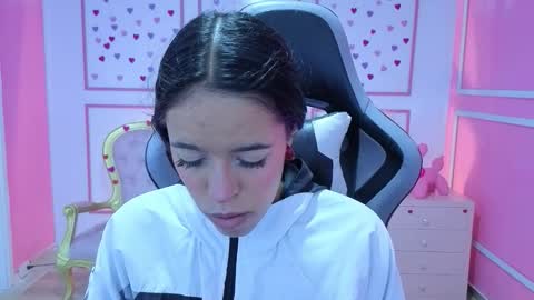 Stephania online show from 11.05.25